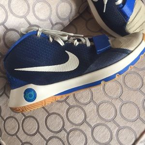 Nike Zoom KD Trey 5 lll limited “Thumbs  Up”